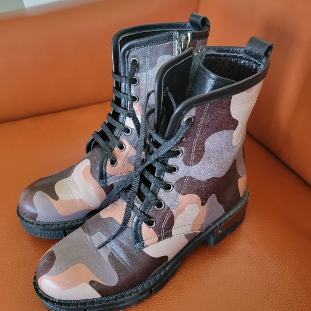 Camouflage Lace-Up Women's Leather Combat Boots